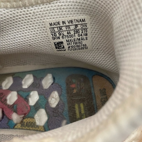 PW HU Holiday NMD MC main image 5